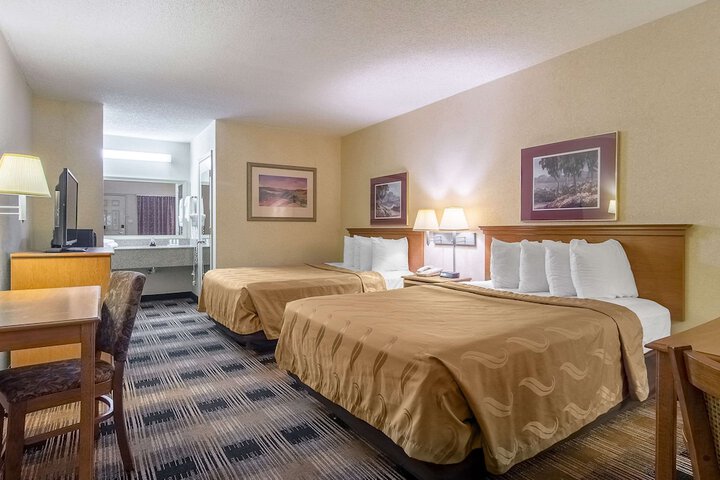 Room 11 of 27