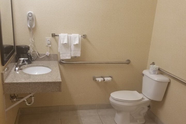 Room 25 of 46
