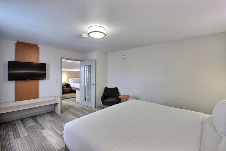 Room 60 of 99