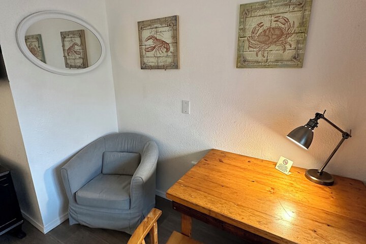 Tillicum Beach Motel (Deanes Oceanfront Lodge)