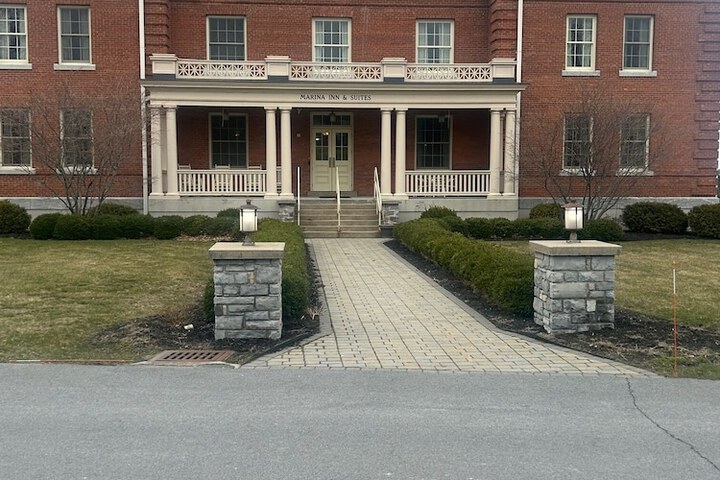 Harbor House Inn