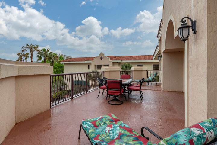 Terrace/Patio 38 of 39