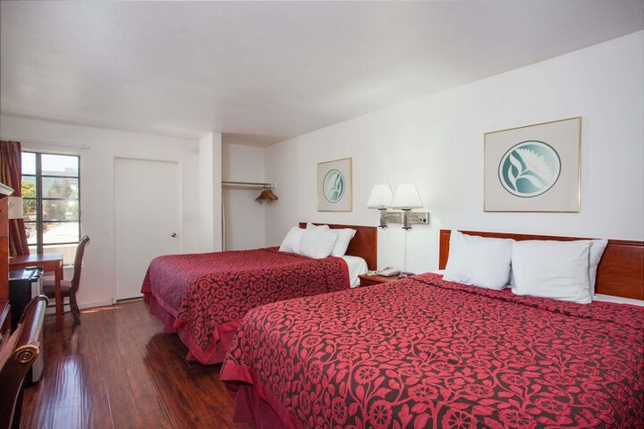 Room 8 of 13