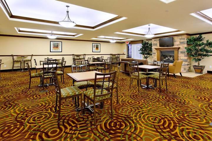Holiday Inn Express Hotel & Suites FRESNO NORTHWEST-HERNDON by IHG