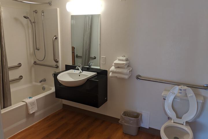 Room 13 of 24