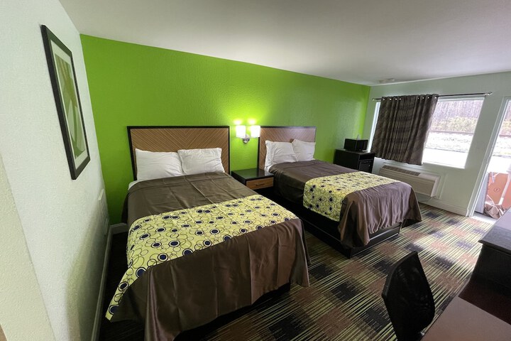Room 2 of 10