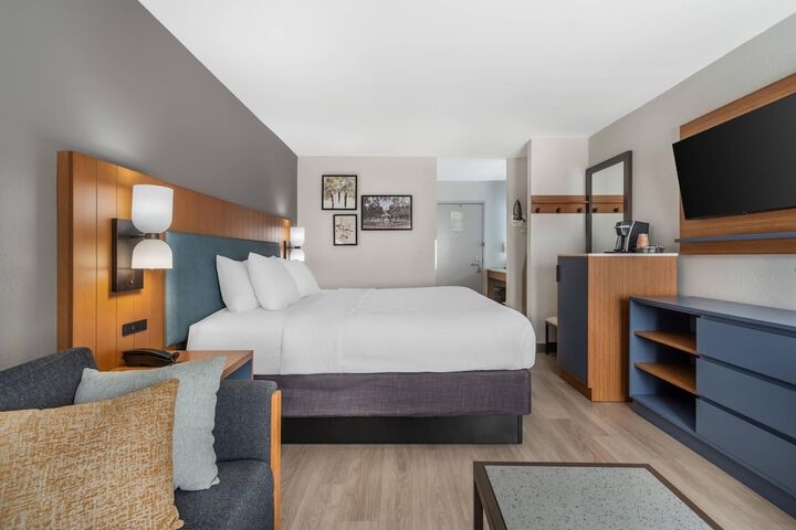 Country Inn & Suites by Radisson Shelby, NC