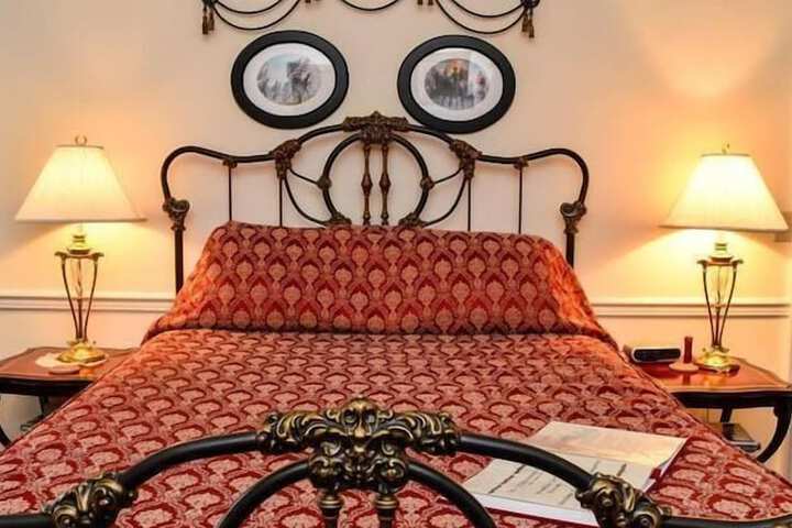Room 46 of 76