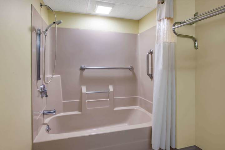 Days Inn by Wyndham Grantville Hershey North