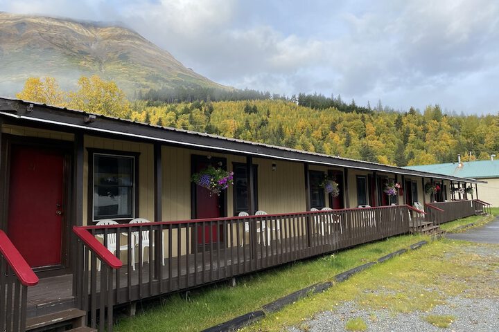 Trail Lake Lodge