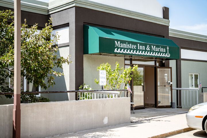 Manistee Inn & Marina