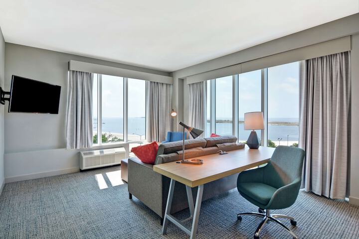 Room 25 of 40