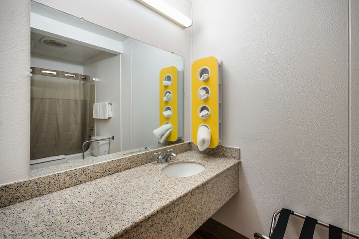 Motel 6 Parkersburg WV