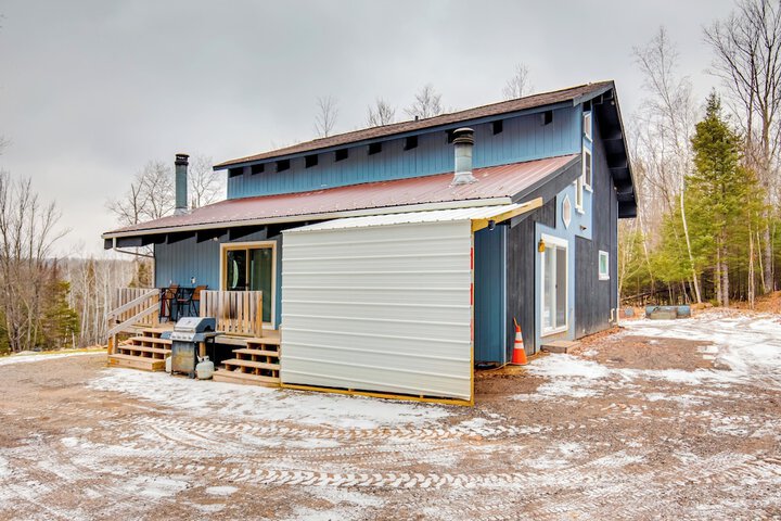 Iron River Retreat w / Sauna: Walk to Ski Brule!