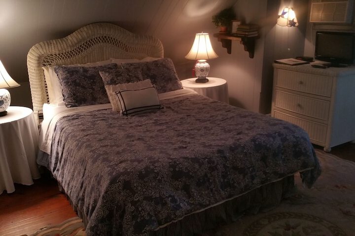 Room 5 of 11