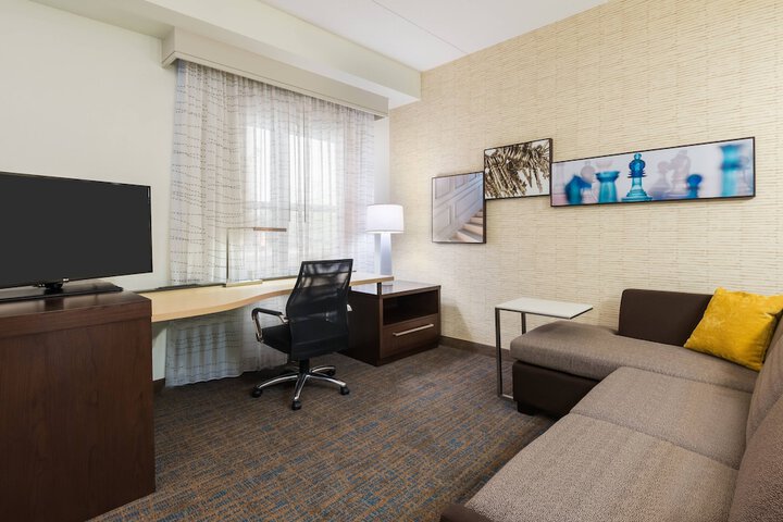 Room 14 of 33