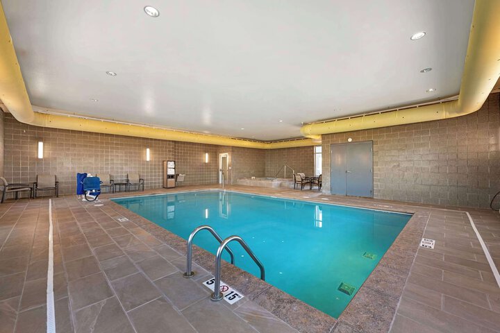 Best Western Plus Lakeview Hotel