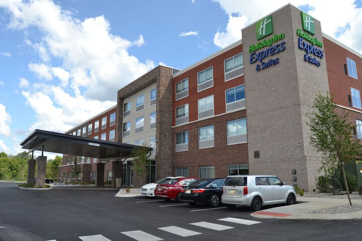 Holiday Inn Express & Suites Goodlettsville N - Nashville by IHG