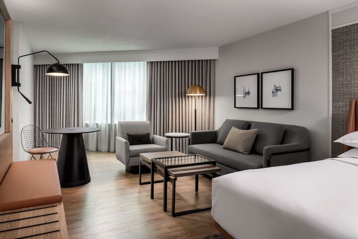 Sheraton Gateway Hotel in Toronto International Airport