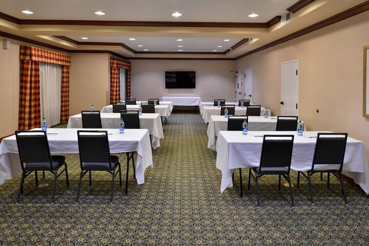 Staybridge Suites Las Cruces by IHG