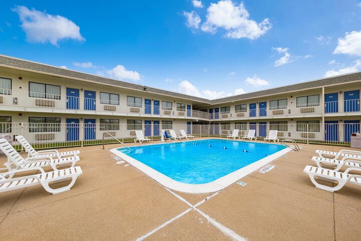 Pool 2 of 34