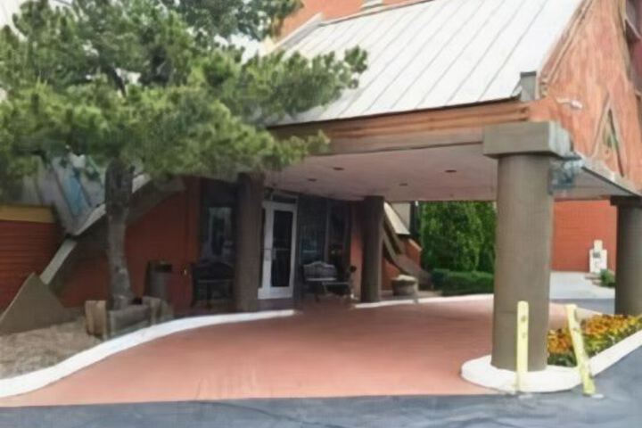 Hotel 10 of 13