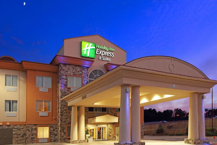 Holiday Inn Express & Suites Marshall by IHG