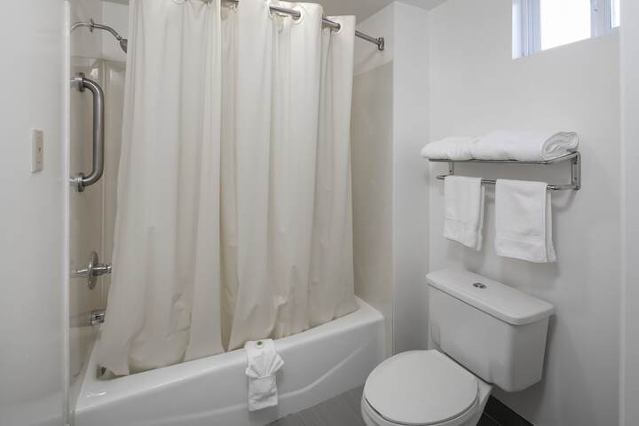 Room 6 of 20