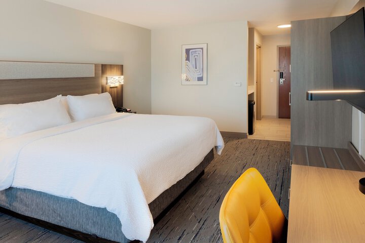 Holiday Inn Express Hotel & Suites Fort Atkinson by IHG