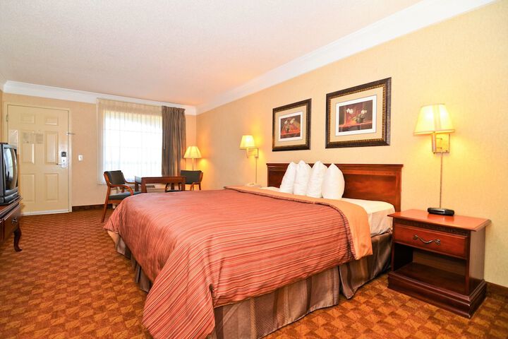 Room 12 of 25