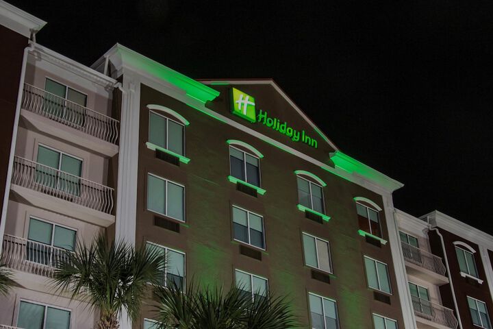 Holiday Inn & Suites Lake City by IHG