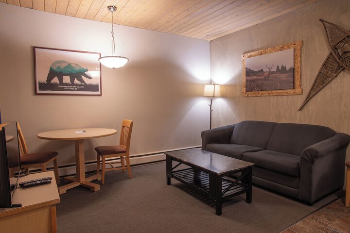 EasyStay Inn & Suites Fernie