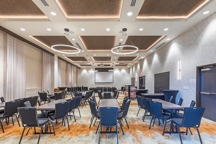 Hotel Indigo Tulsa DWTN-Entertainment Area by IHG