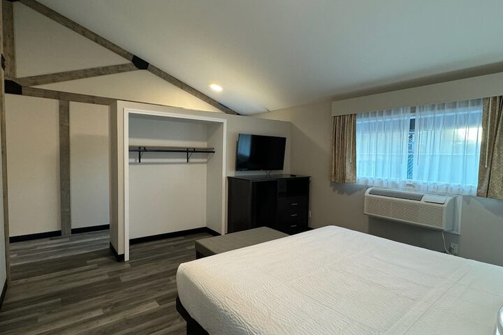 Room 16 of 25