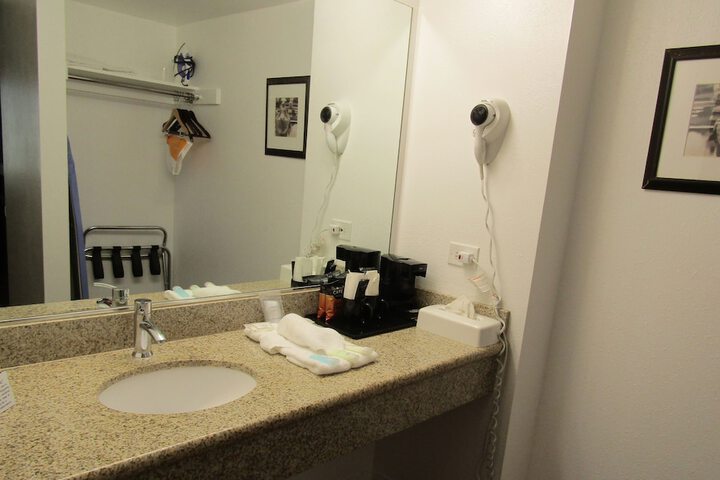 Room 46 of 71