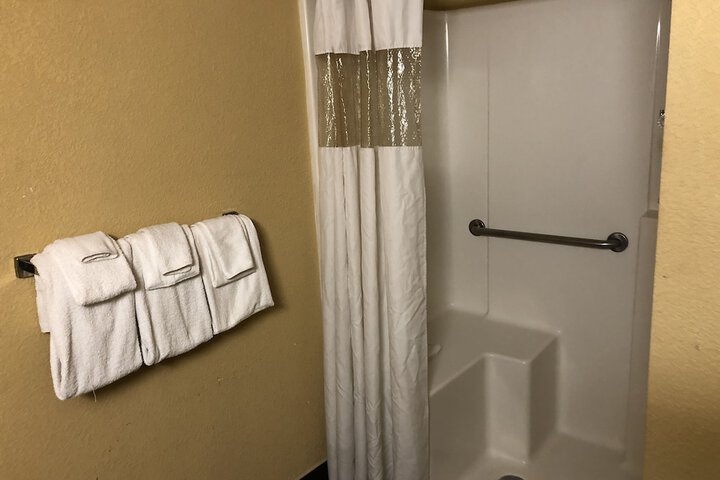 Room 26 of 37