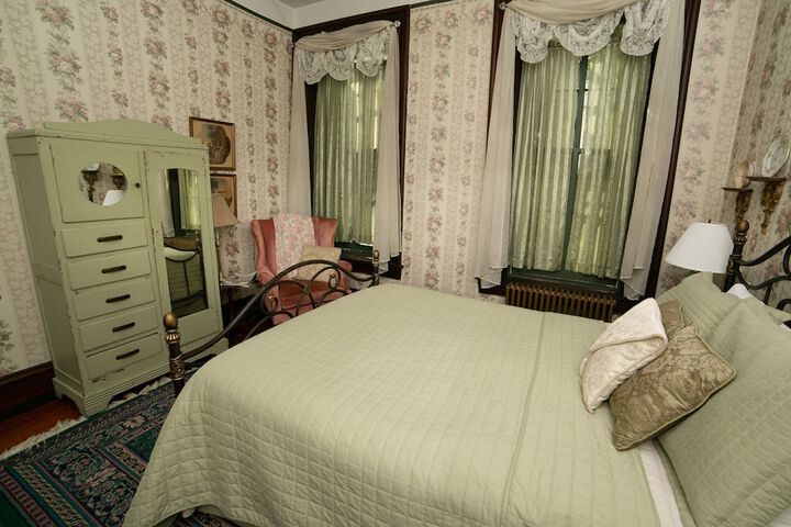 Room 24 of 51