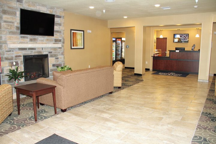 Cobblestone Hotel & Suites – Devils Lake