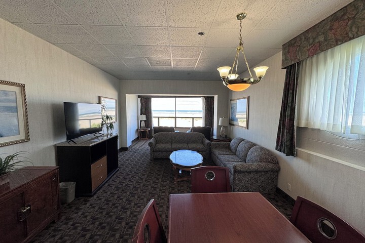 Promenade Inn & Suites Oceanfront