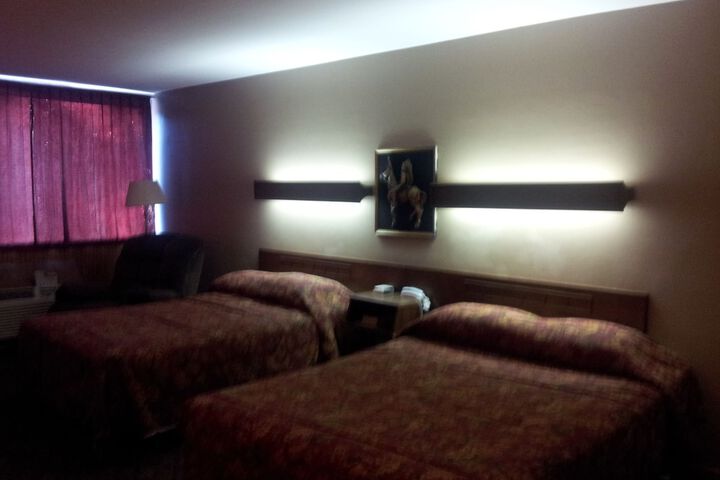 Room 9 of 17