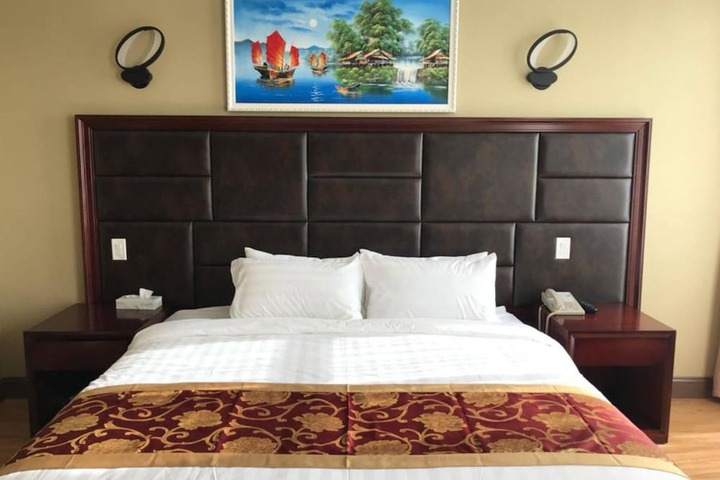 Room 12 of 34