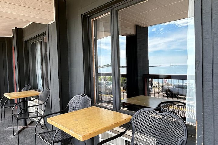 Harbor Inn Self Check-in Hotel