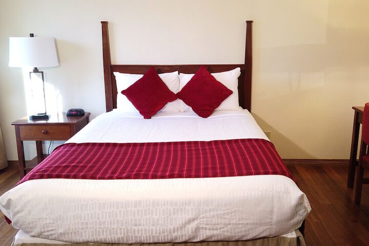 Room 25 of 40