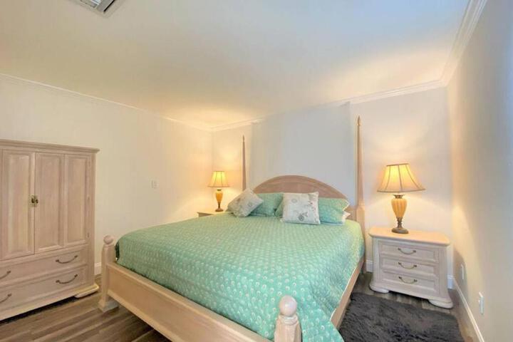 Cheerfull 4 / bed/ 3 Bath / pool / best Location