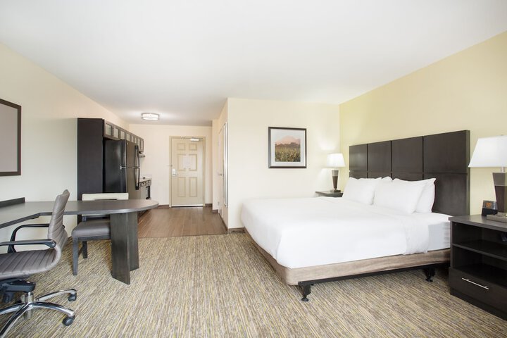 Room 21 of 38