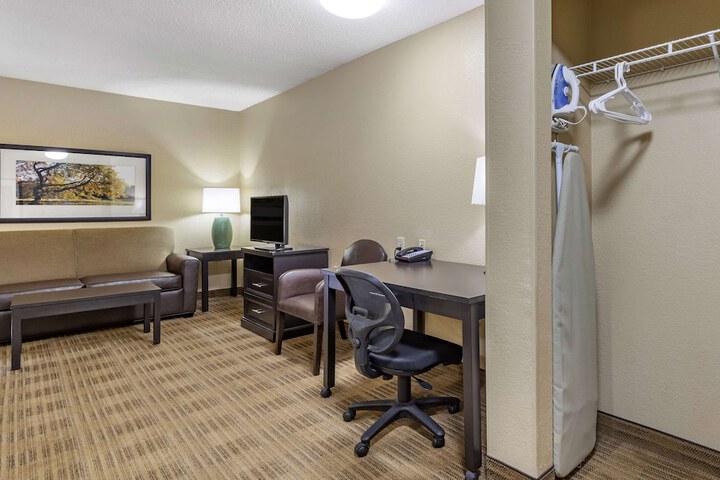 Room 15 of 29