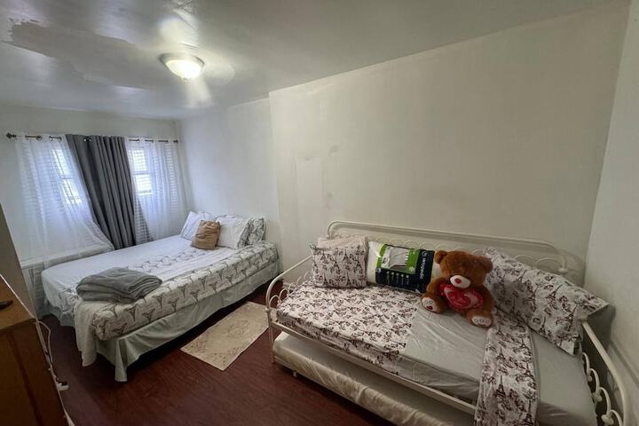 Huge 3 Bedrooms Apt 15 Minutes to NY City