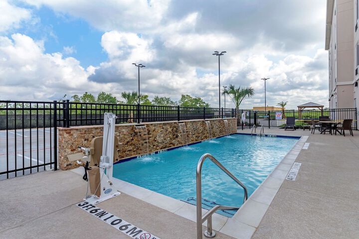 Pool 5 of 28