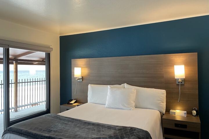 Crown Motel