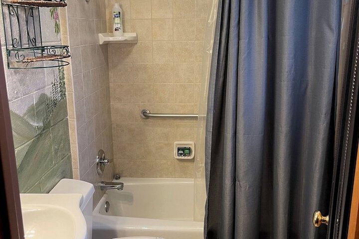 Mountain Aire Cottages Inn & Glamping